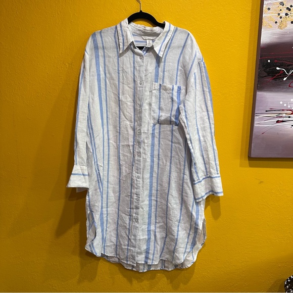 H&M Dresses & Skirts - NWT 100% linen blue and white striped dress